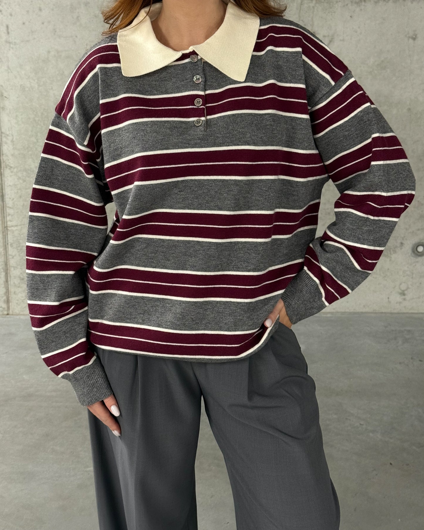 Pilkas dryžuotas megztukas BERRY